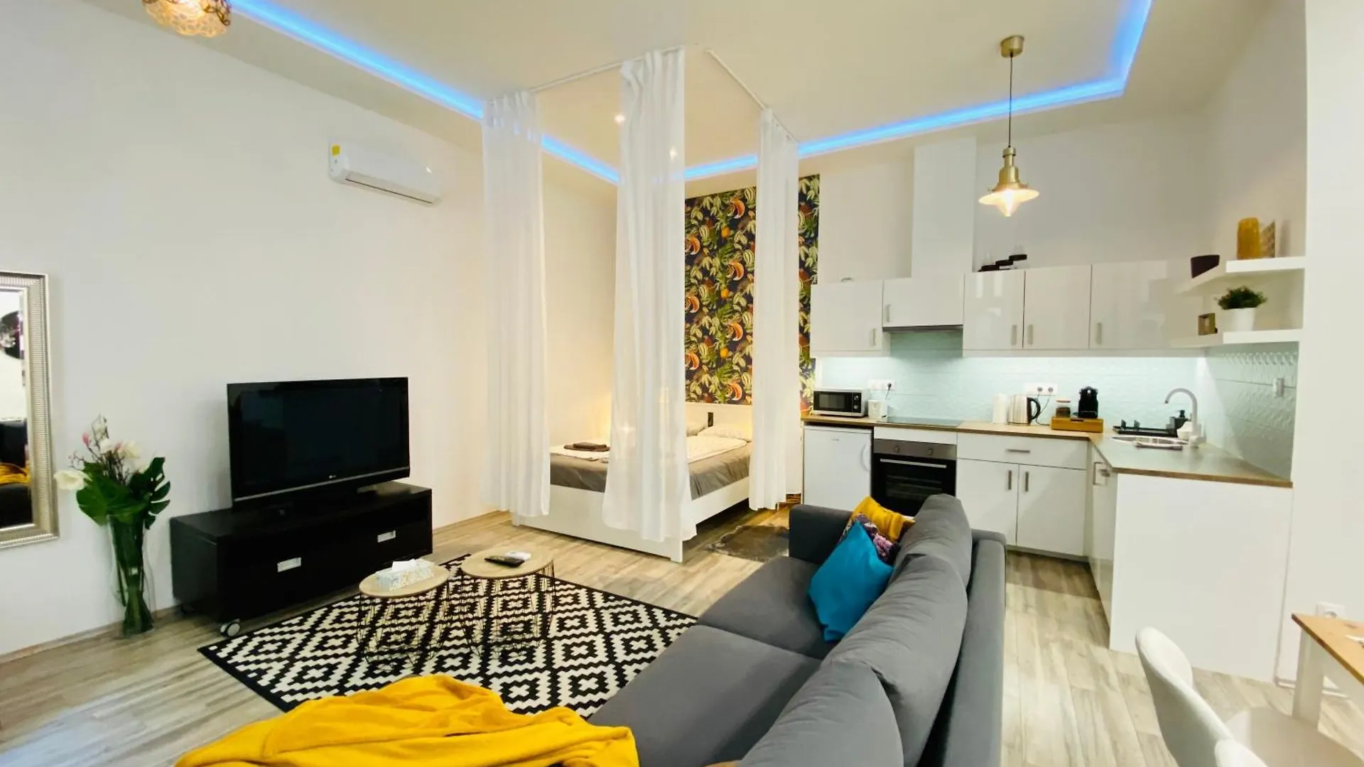 Apartment Chic Luxury Studio In Central Budapest - Tropical Hungary