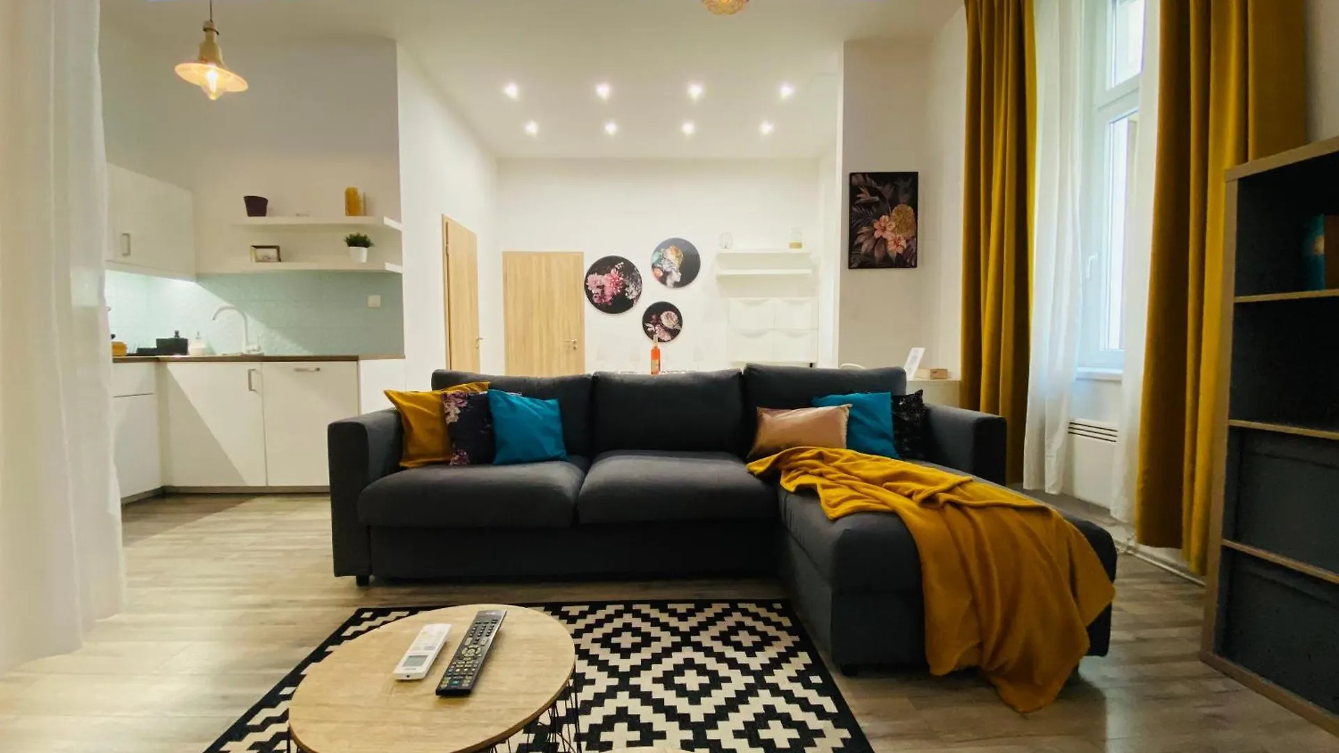Chic Luxury Studio In Central Budapest - Tropical Hungary
