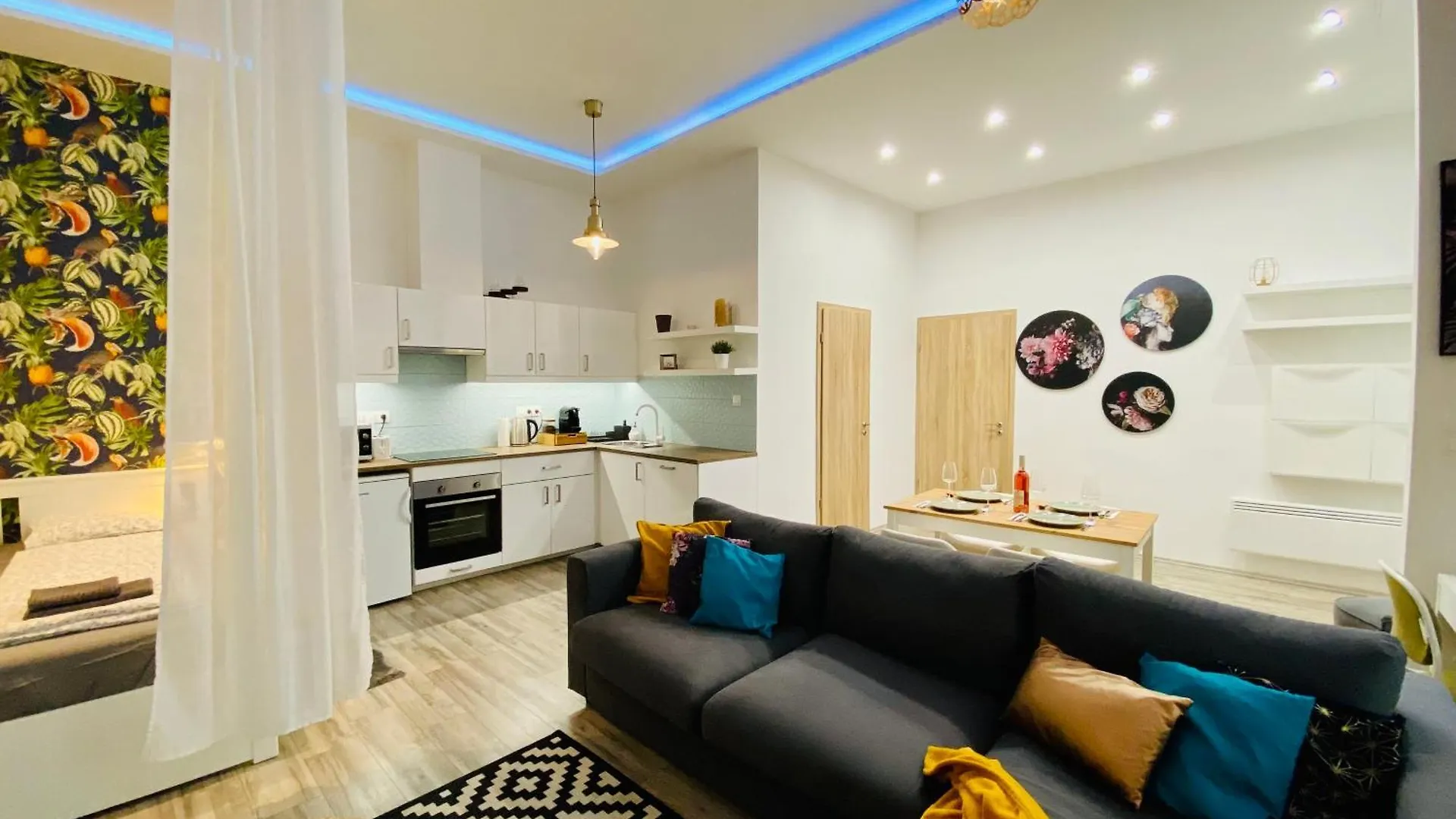 Chic Luxury Studio In Central Budapest - Tropical 0*,